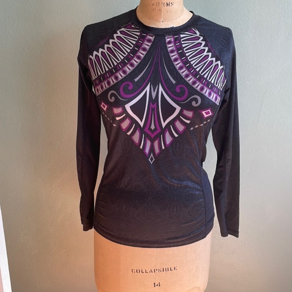 Long sleeve Athleta yoga top